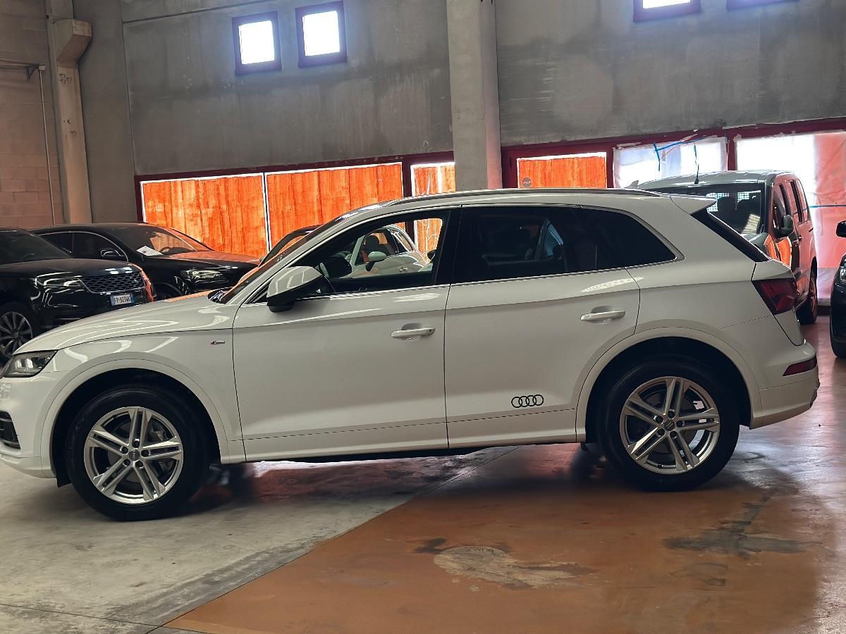 AUDI - Q5 - 40 TDI quattro S line plus