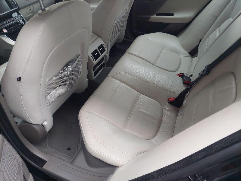 Jaguar XE 2.0 D Turbo 180CV aut. Portfolio Motore rumoroso