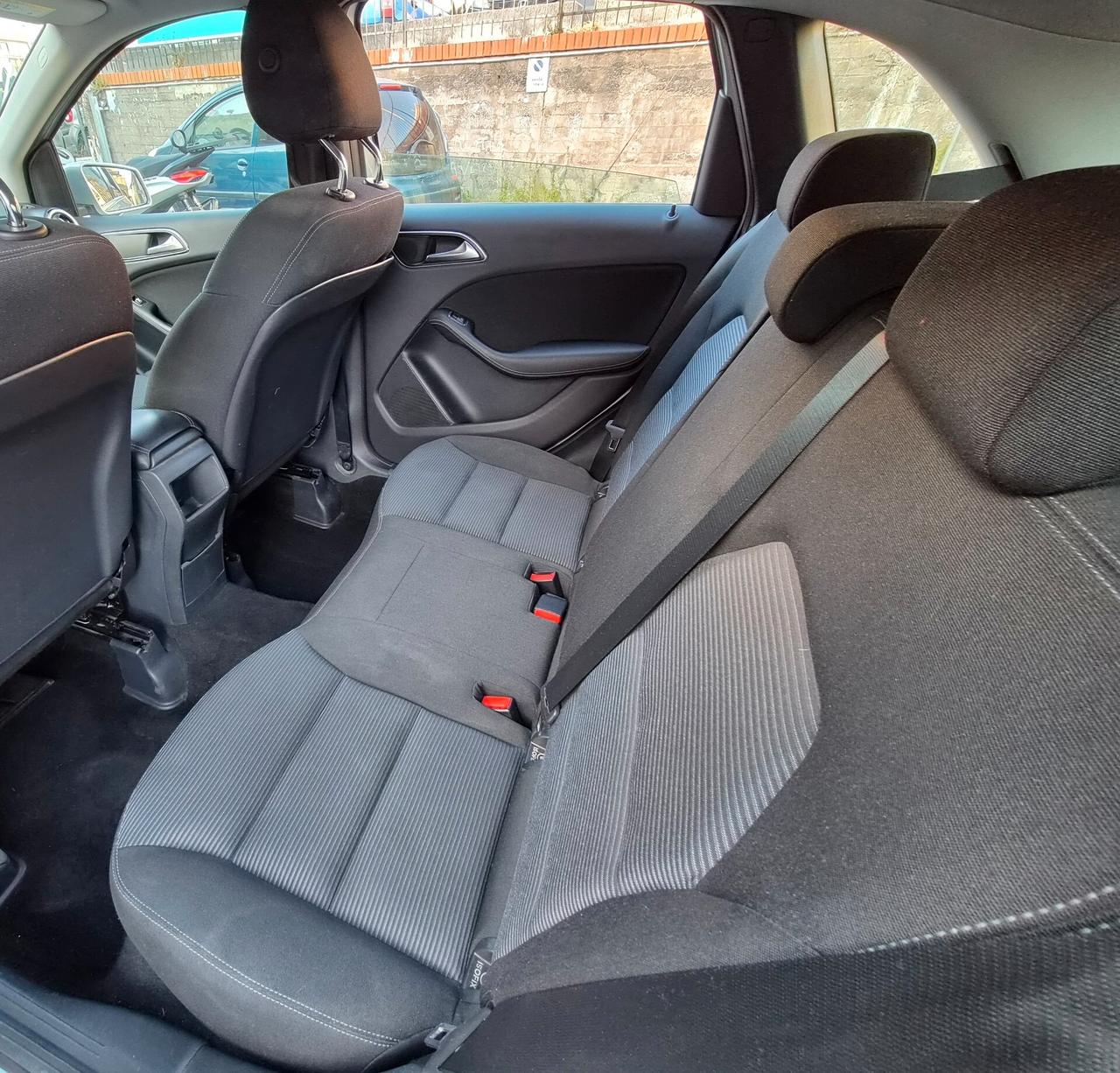 Mercedes-benz B 180 d Premium