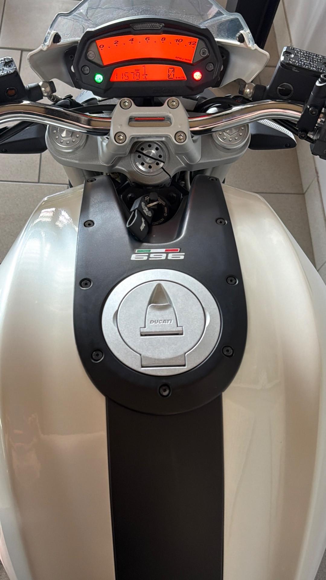 Ducati Monster 696