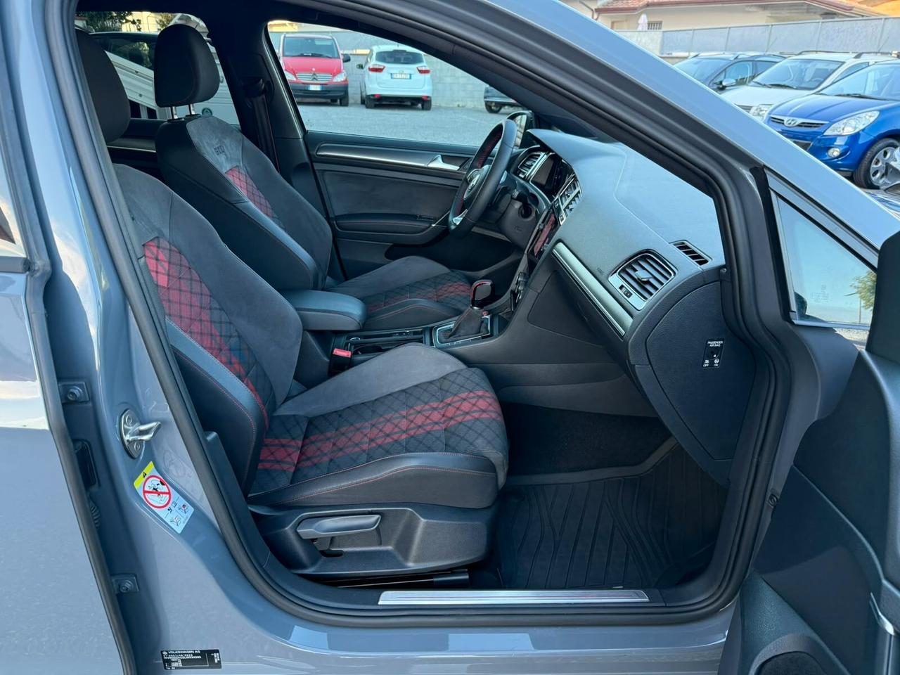 Volkswagen Golf GTI 2.0 TSI TCR DSG 5p. BlueMotion Technology
