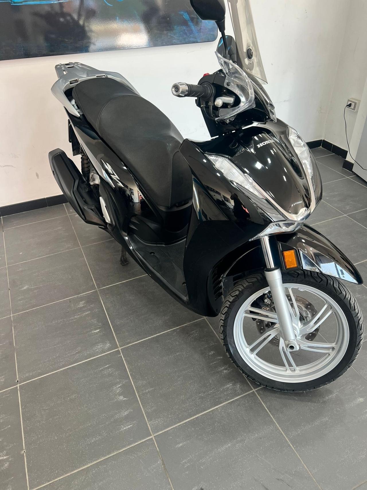 Honda SH 300