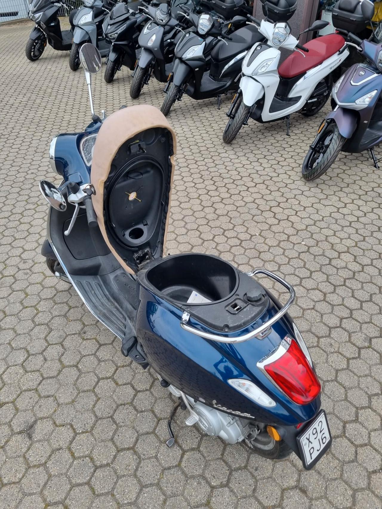 Vespa primavera 50