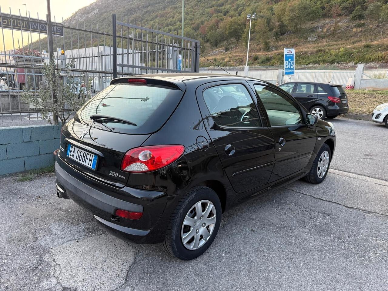 Peugeot 206 Plus 1.1 5p. Trendy pochi km