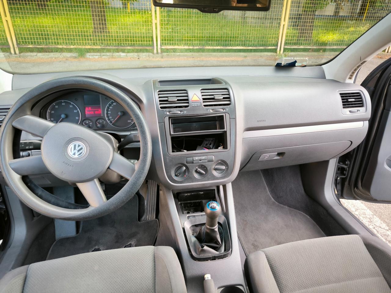 Volkswagen Golf 1.6 16V FSI 5p. Sportline