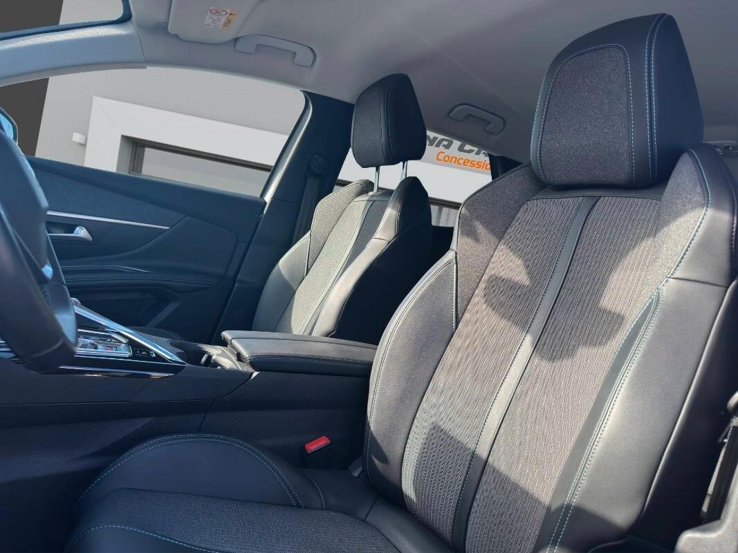 Peugeot 3008 II 1.6 hybrid4 phev Allure Pack 300cv AUTOMATICA