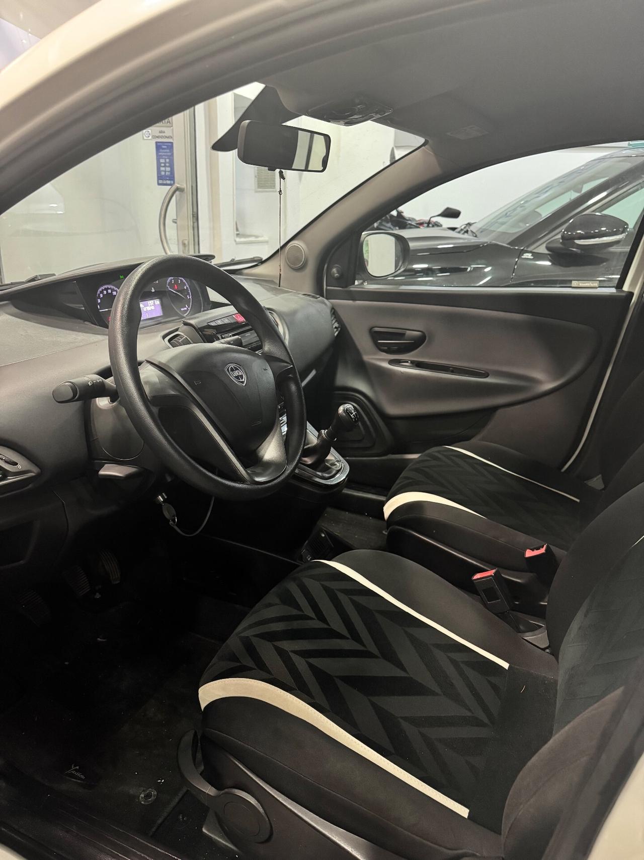 Lancia Ypsilon 1.3 MJT 16V 95 CV 5 porte S&S Platinum