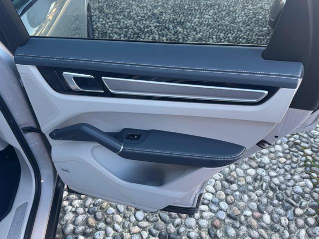 PORSCHE Cayenne Coupé 3.0 V6 Platinum Edition