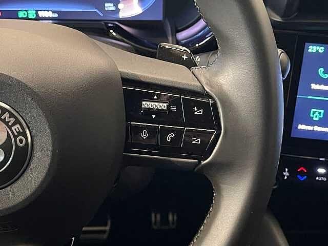 Alfa Romeo Junior 1.2 136 CV Hybrid eDCT6