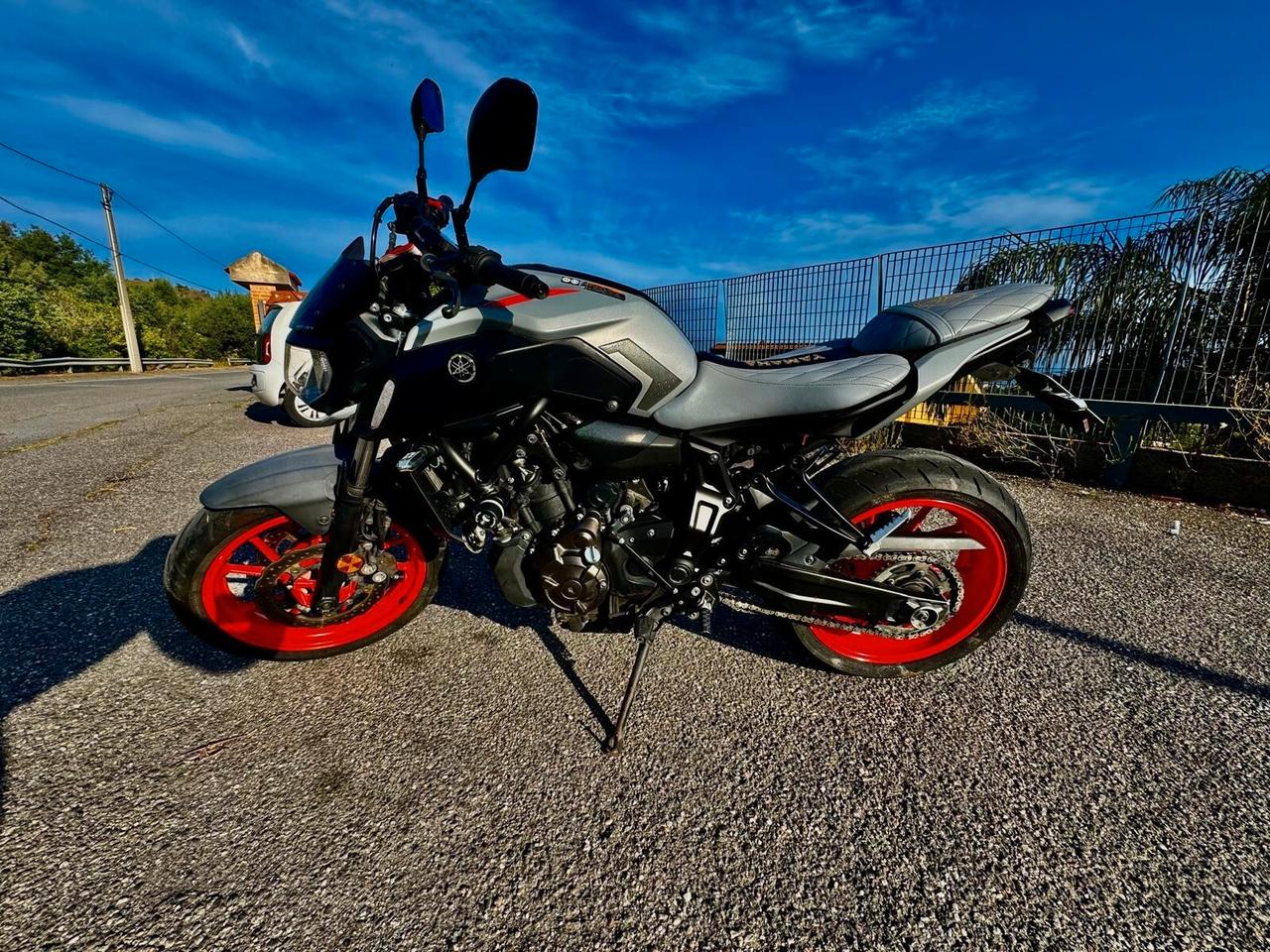 YAMAHA MT-07 ANNO 2019 KM 22000 UNI PRO