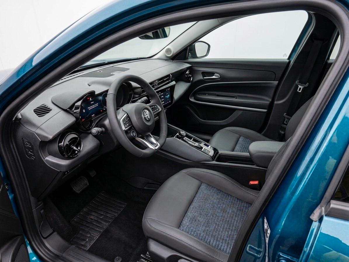 Alfa Romeo Junior 1.2 136 CV Hybrid eDCT6