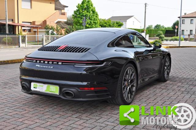 PORSCHE 911 Carrera 4S