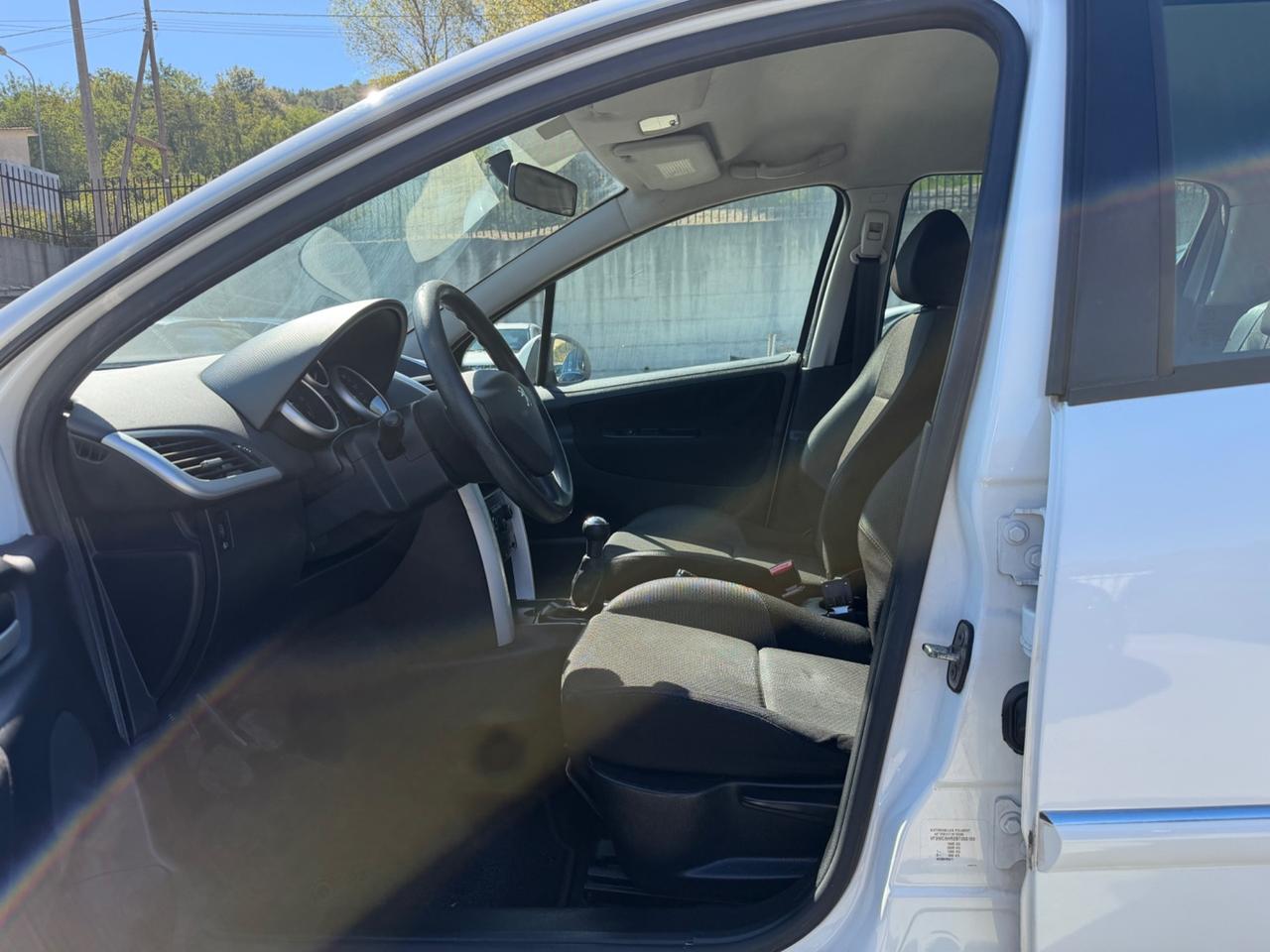 Peugeot 207 1.4 HDi 70CV 5p. Energie / 140.000KM