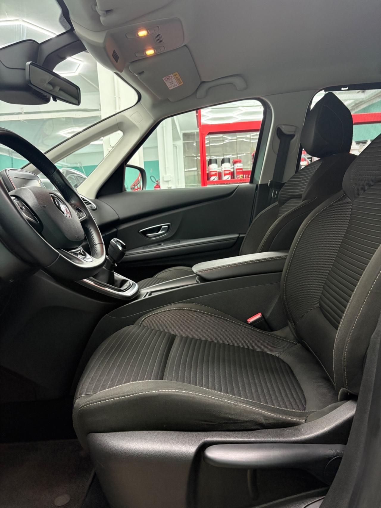 Renault Grand Scenic Blue dCi 120 CV DA VETRINA