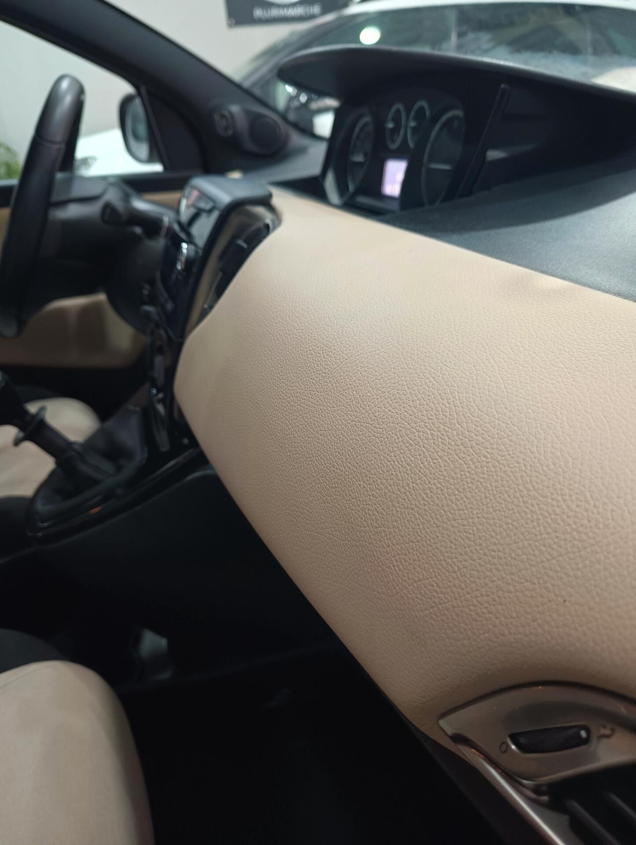 Lancia Ypsilon 1.2 69 CV 5 porte Gold