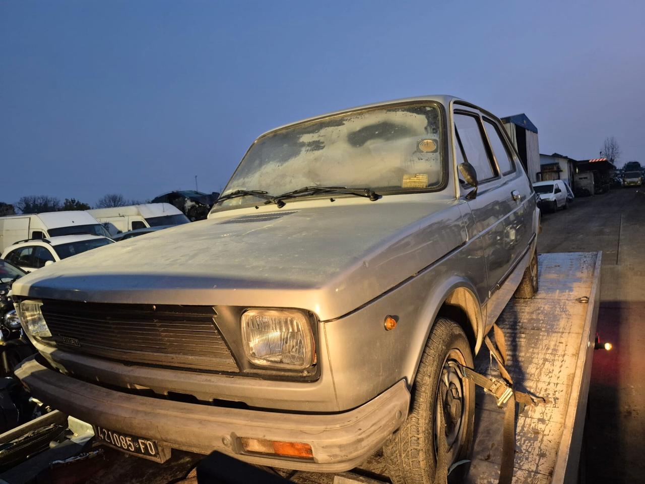 AUTO D'EPOCA FIAT 127