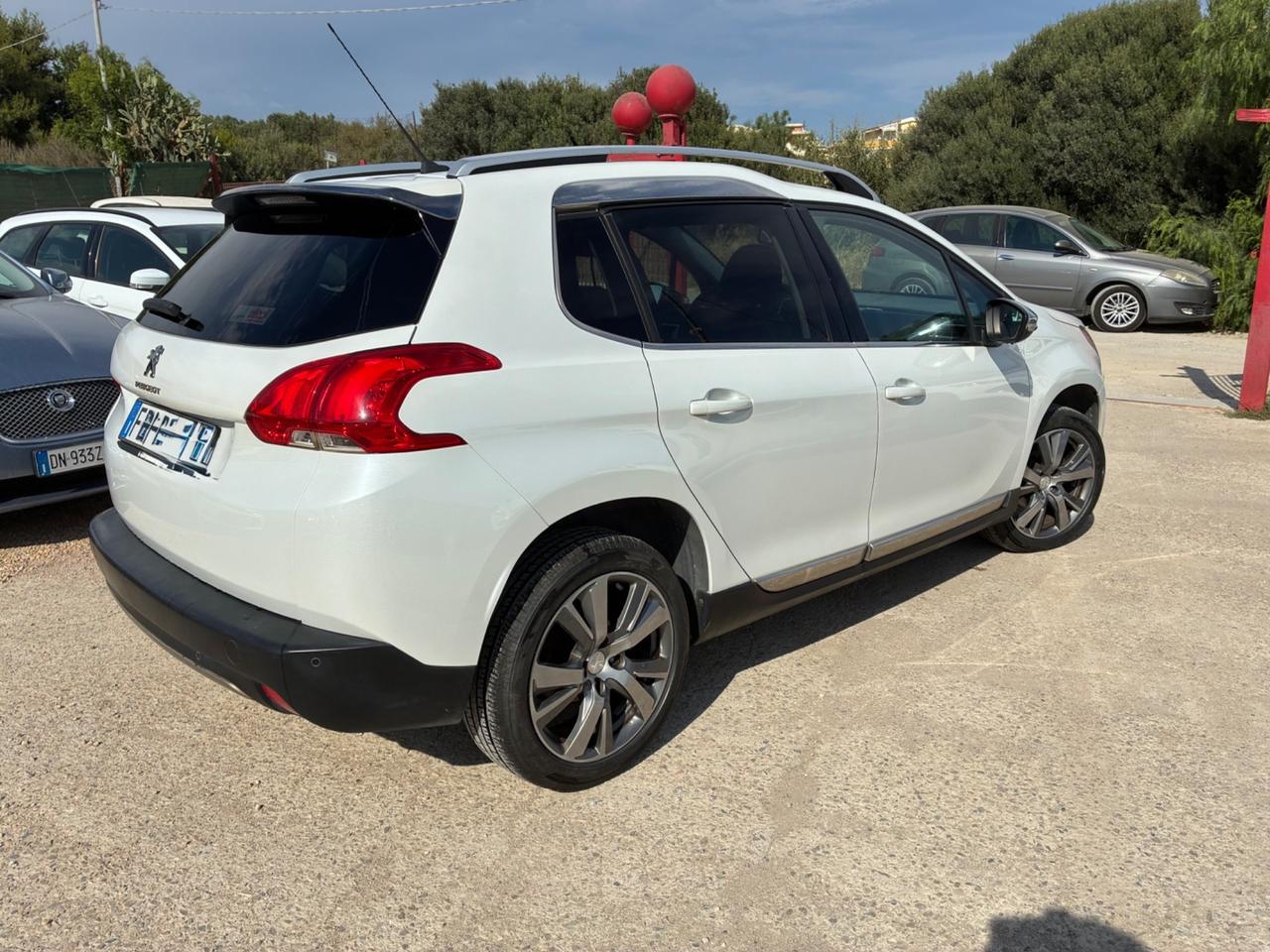Peugeot 2008 BlueHDi 100 S&S Black Matt
