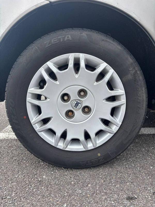 Lancia Ypsilon CINGHIA + FRIZIONE FATTI -NEOP. 1.2 Oro