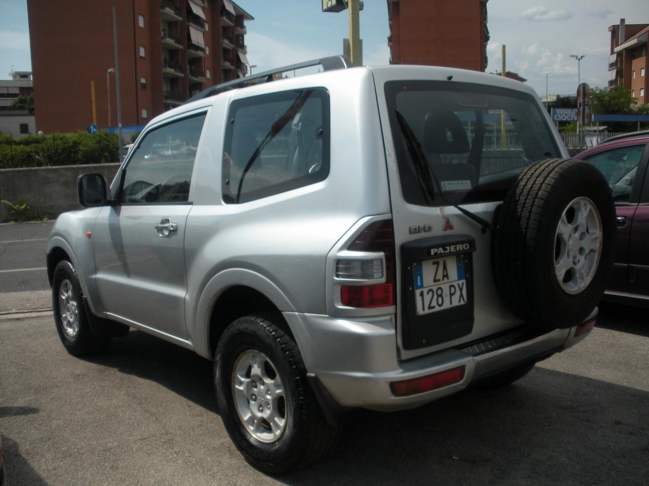 Mitsubishi Pajero 3.2 16V DI-D 3p. GLS1 Autocarro