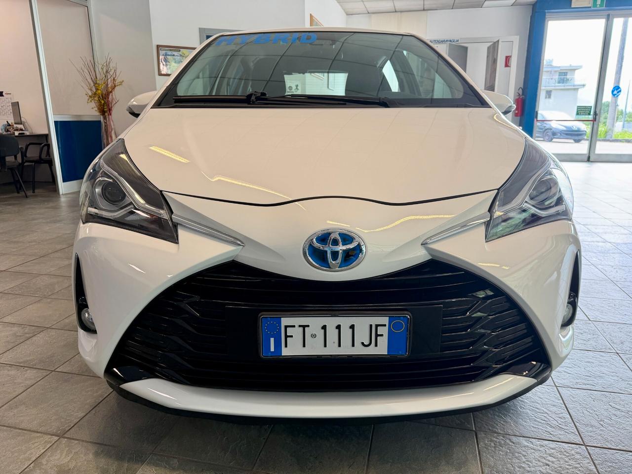 Toyota Yaris 1.5 Hybrid Active-CAMBIO AUTOMATICO-NEOPATENTATI-