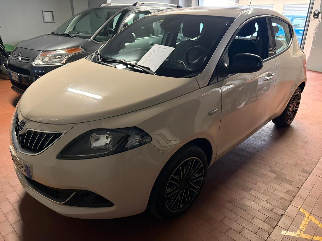 Lancia Ypsilon 1.0 FireFly 5 porte S&S Hybrid Ecochic A. Ferretti