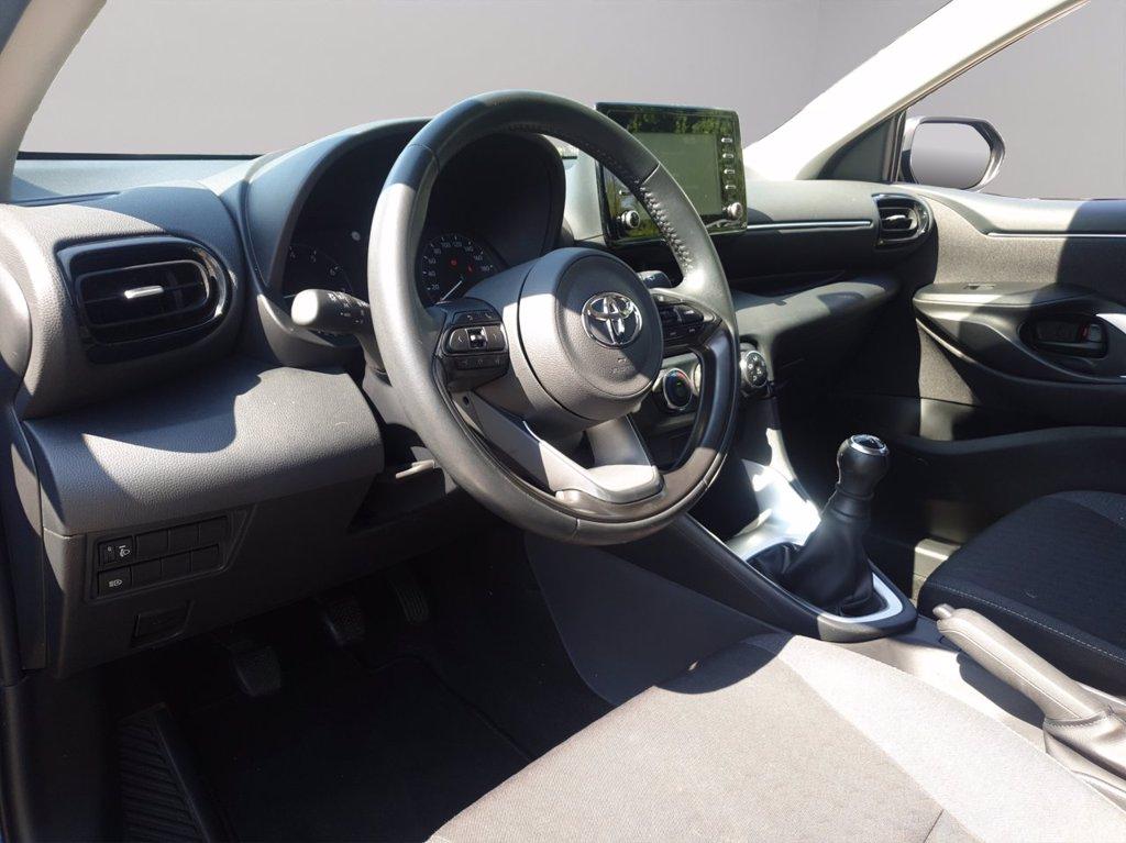 TOYOTA Yaris 1.0 active del 2022