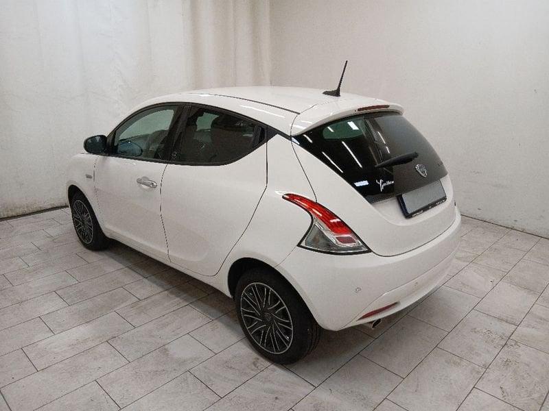 Lancia Ypsilon 1.0 firefly hybrid Gold s&s 70cv
