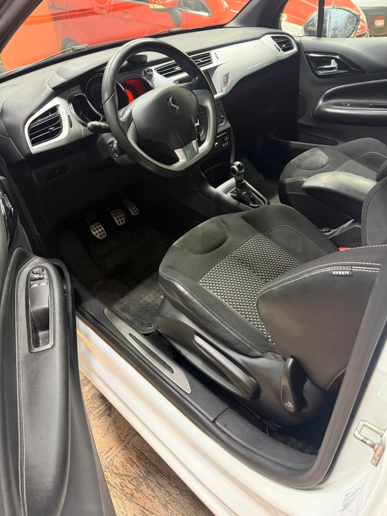 Ds DS3 1.4 BENZINA 2012 NEOP.