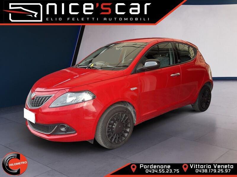 Lancia Ypsilon 1.0 FireFly 5 porte S&S Hybrid Ecochic Silver