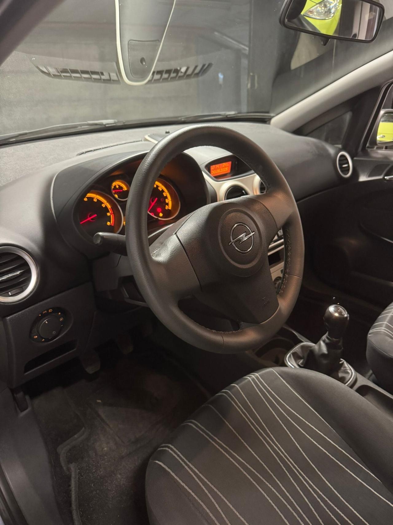 Opel Corsa 1.2 5 porte Cosmo