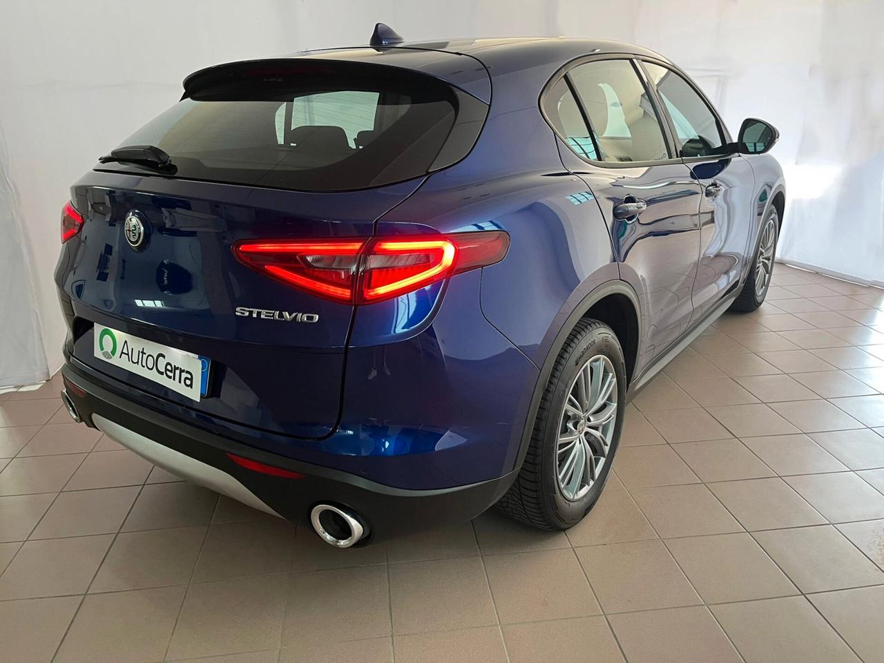 Alfa Romeo Stelvio 2.2 Turbodiesel 160 CV AT8 RWD Business ( Autocarro )