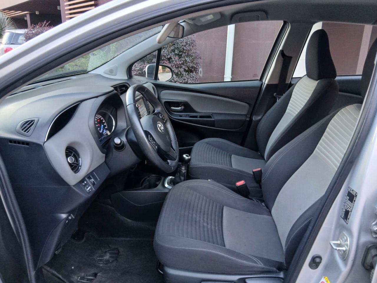 Toyota Yaris 1.0 72 CV 5 porte Active tua a € 199 mese