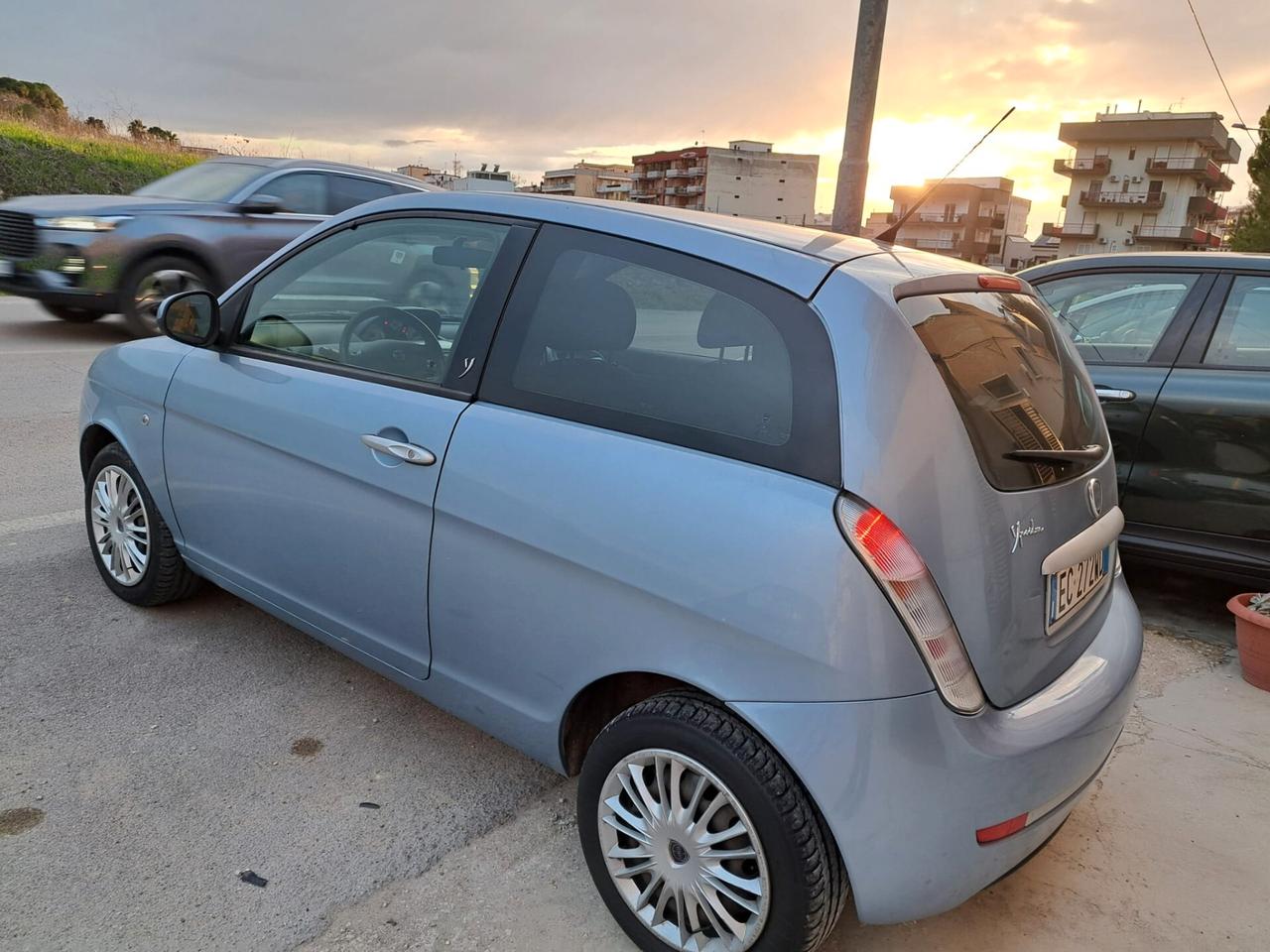 Lancia Ypsilon 1.2 Versus- neopatentati