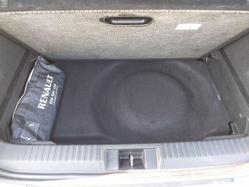 Renault Captur 1.6 E-TECH Hybrid Intens Auto 145cv 1.6 E-Tech hybrid Intens 145cv auto