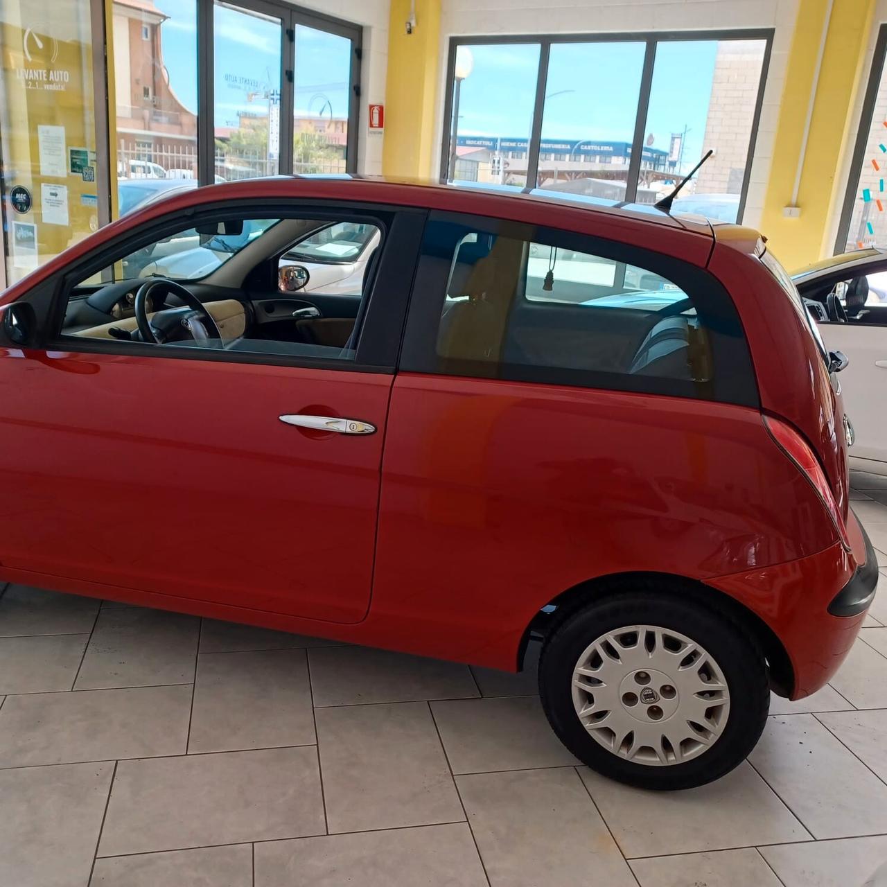 LANCIA YPSILON 1.3 MJTD NEOPATENTATI