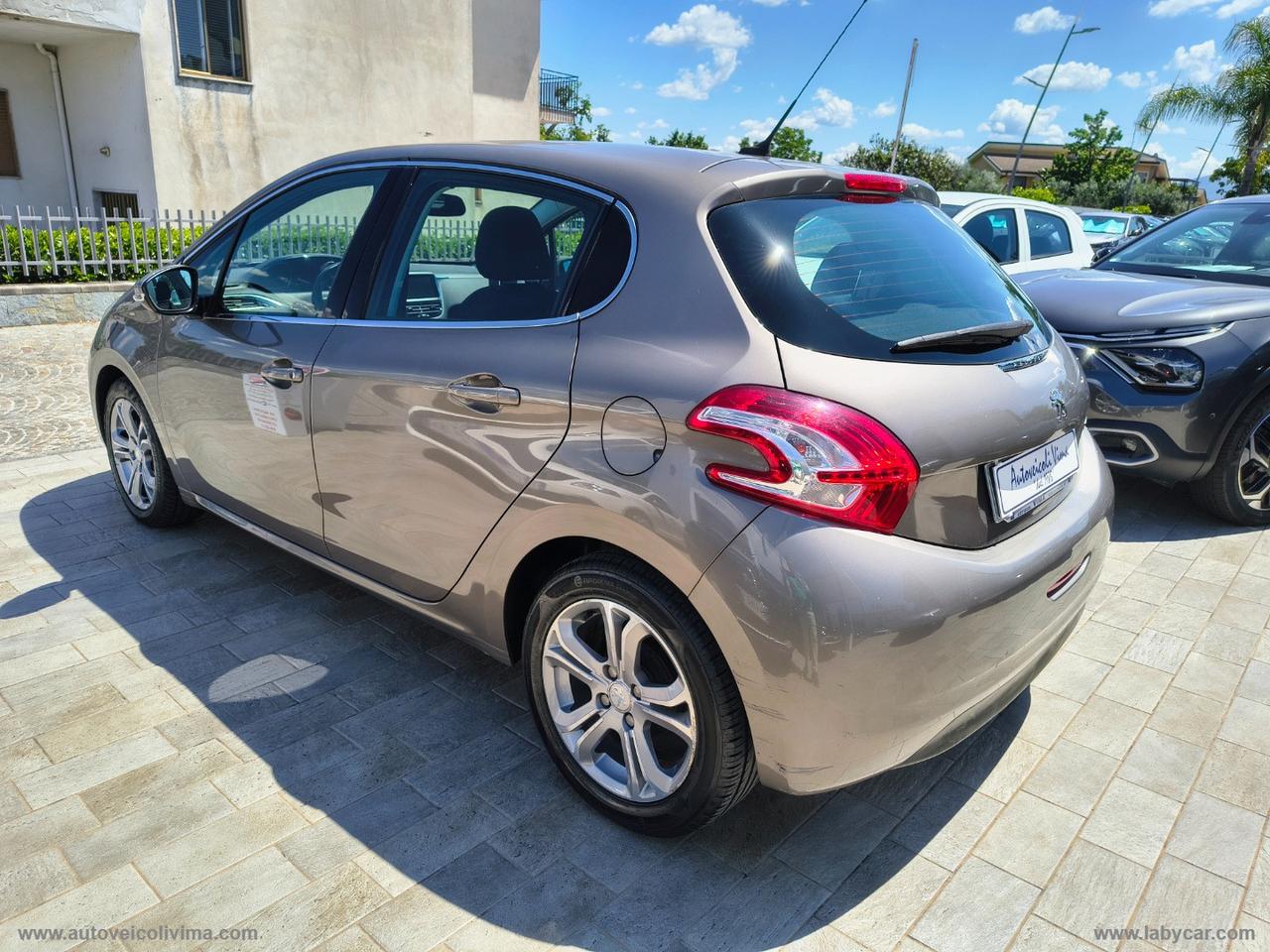 PEUGEOT 208 1.2 VTi 82 CV 5p. Allure