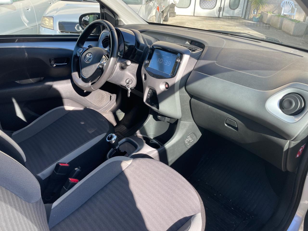 Toyota Aygo Connect 1.0 VVT-i 72 CV 5 porte x-cite MMT