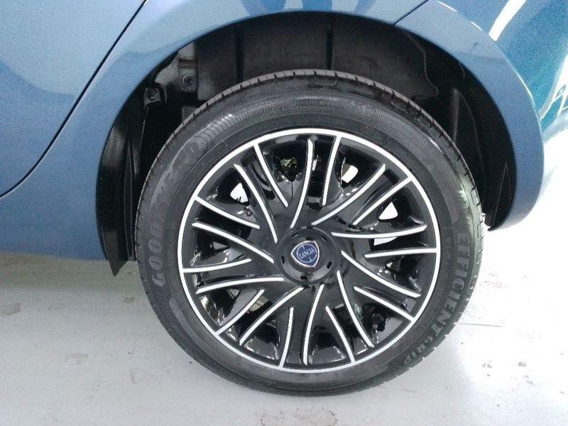 Lancia Ypsilon 1.0 firefly hybrid Gold s&s 70cv