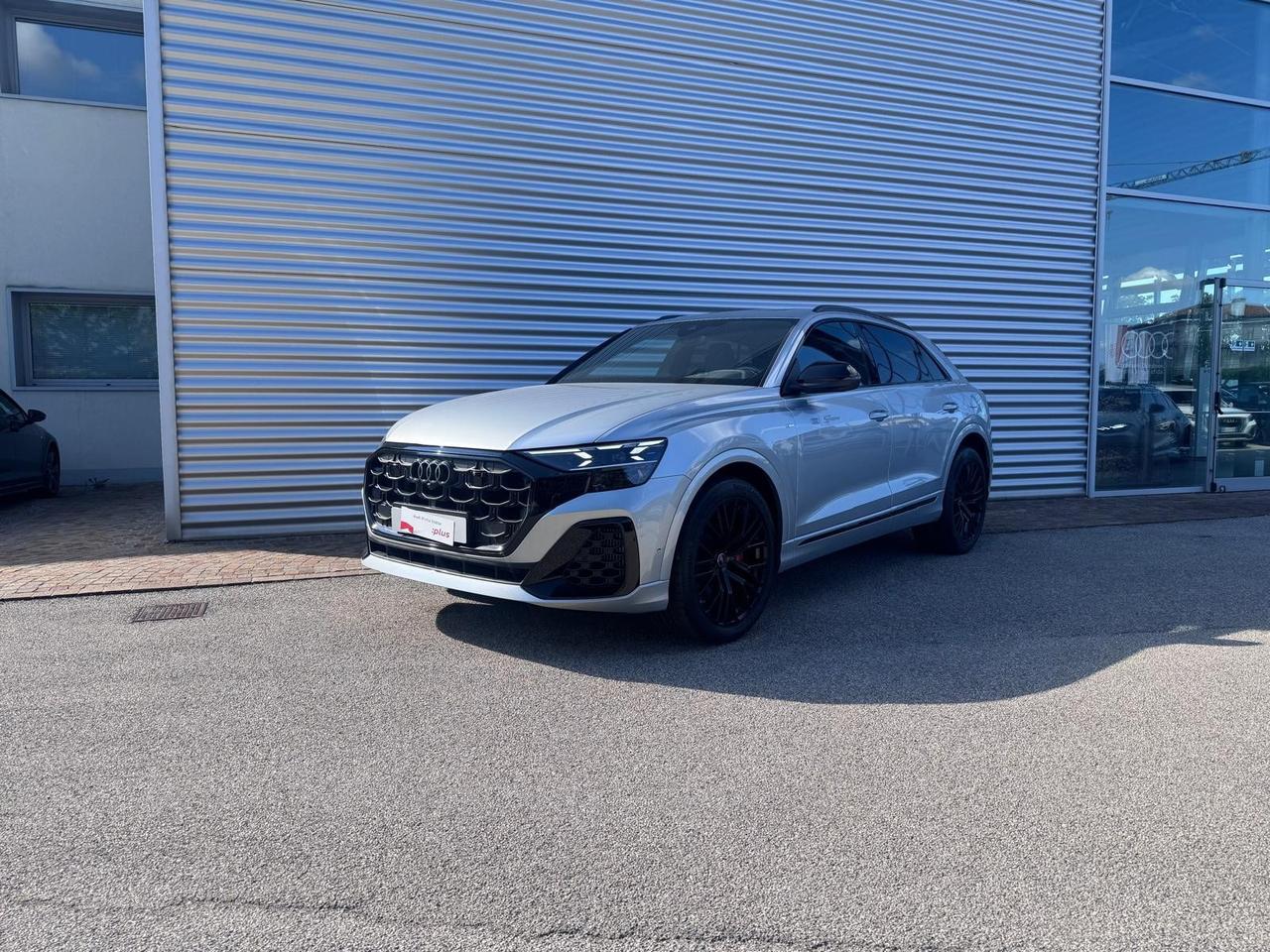 AUDI Q8 55 TFSIe TIPTRONIC QUATTRO S-LINE EDITION