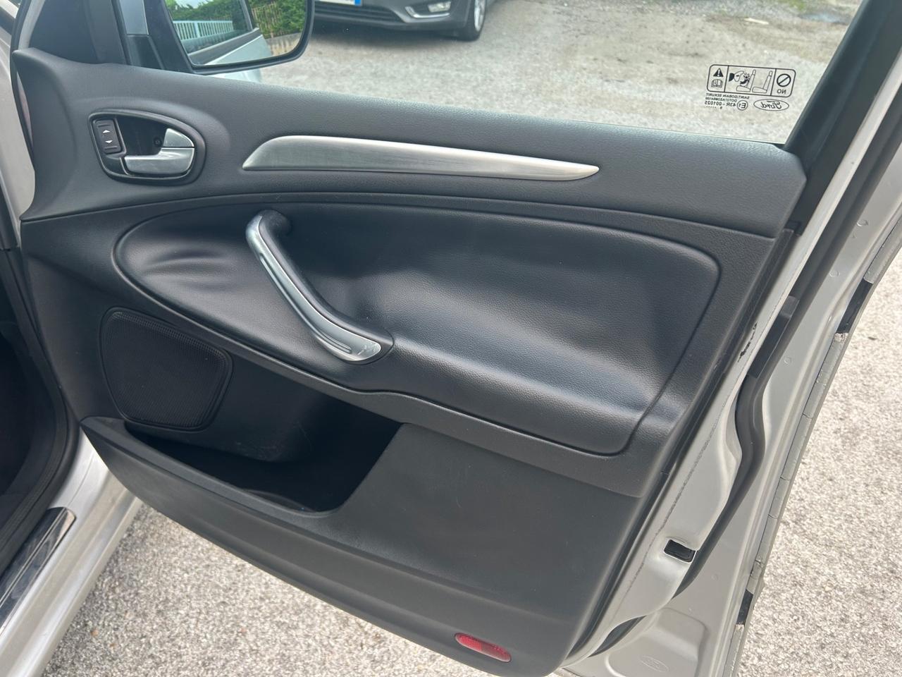 Ford S-Max 2.0 TDCi 140CV Titanium 7 Posti