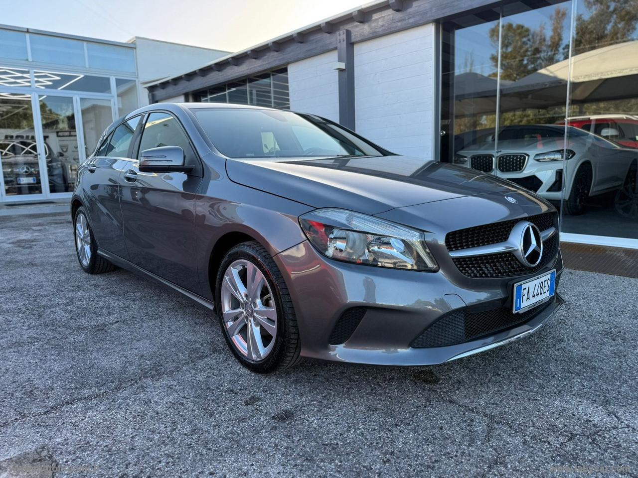 MERCEDES-BENZ A 180 d Automatic Premium