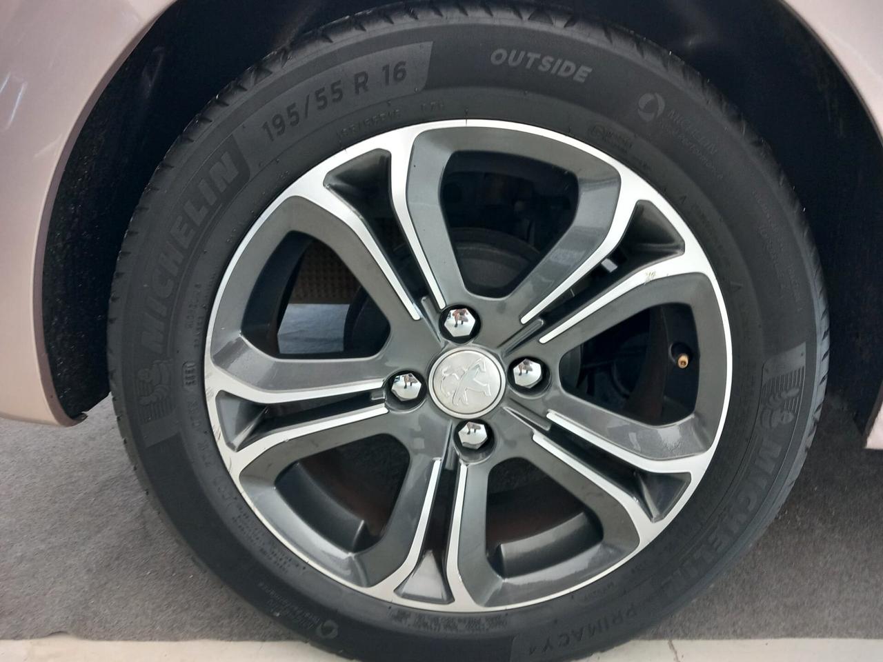Peugeot 208 PureTech 82 5 porte Access