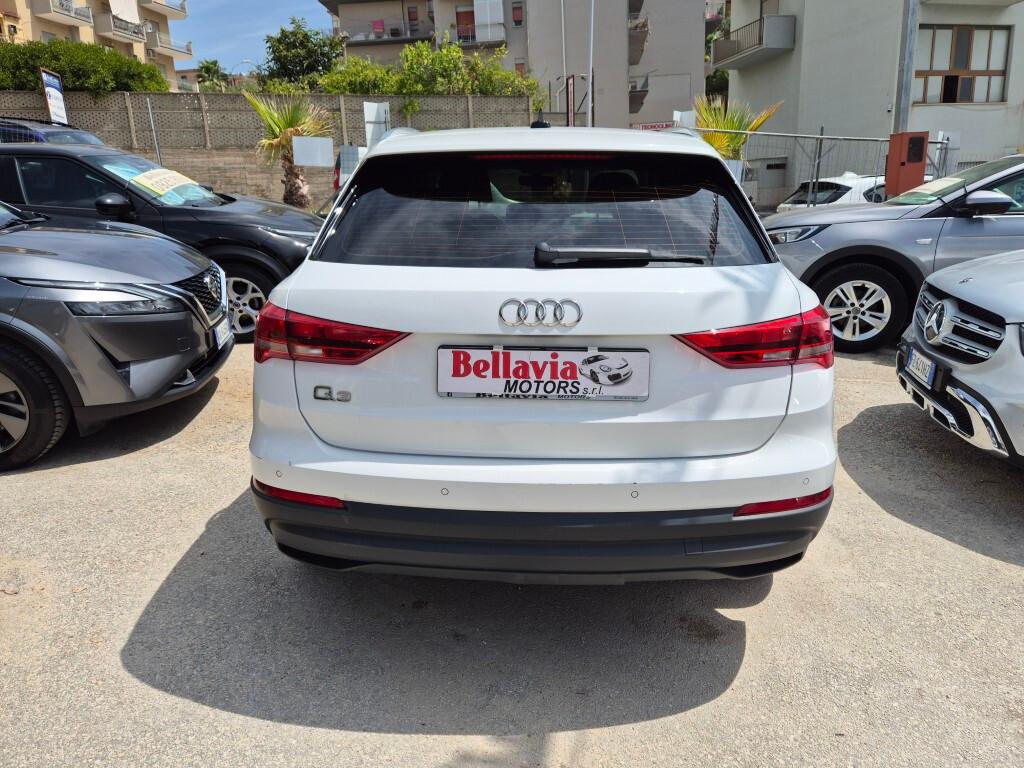 Audi Q3 2.0 TDI 150CV S-tronic