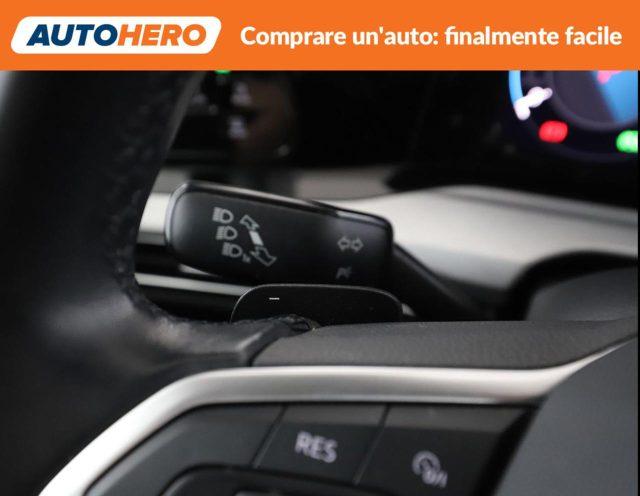 VOLKSWAGEN Golf 1.0 eTSI EVO DSG Life