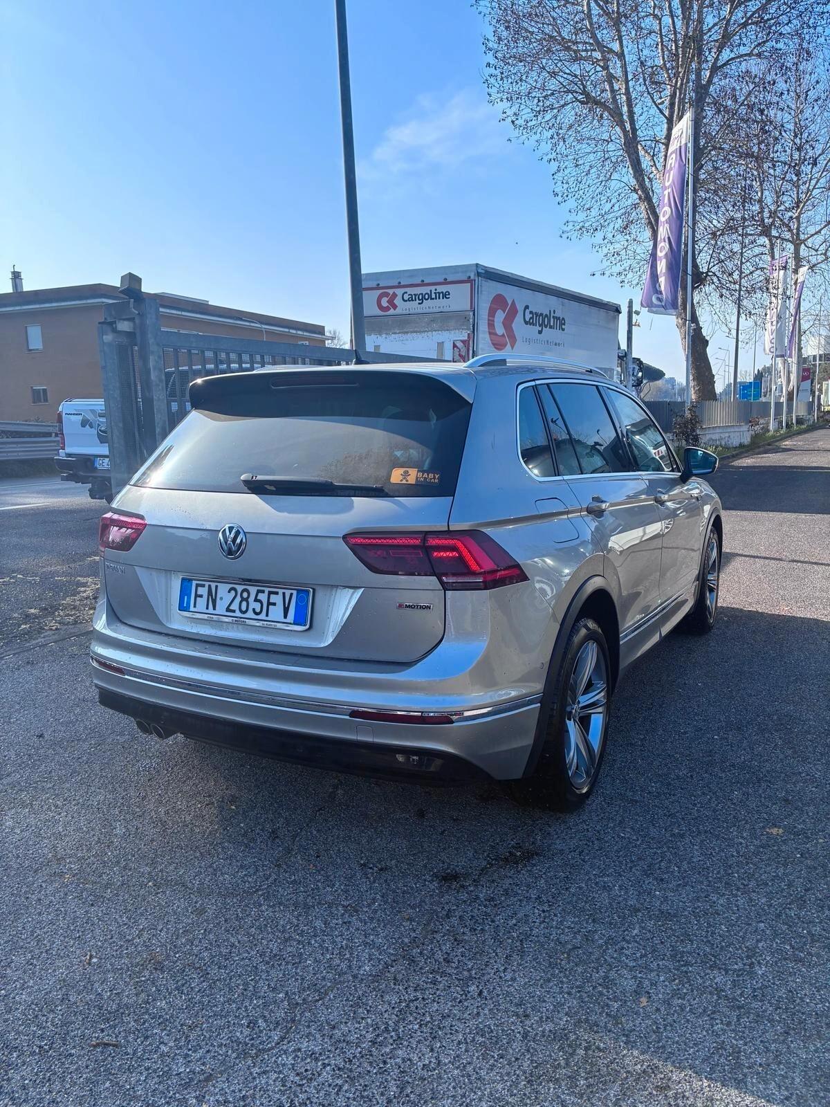Volkswagen Tiguan 2.0 TDI SCR 4MOTION R Line