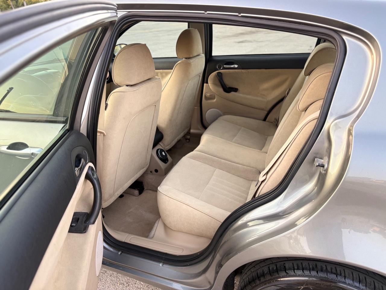 Alfa Romeo 147 1.9 JTD 120 CV5P Distinctive IN ORDINE