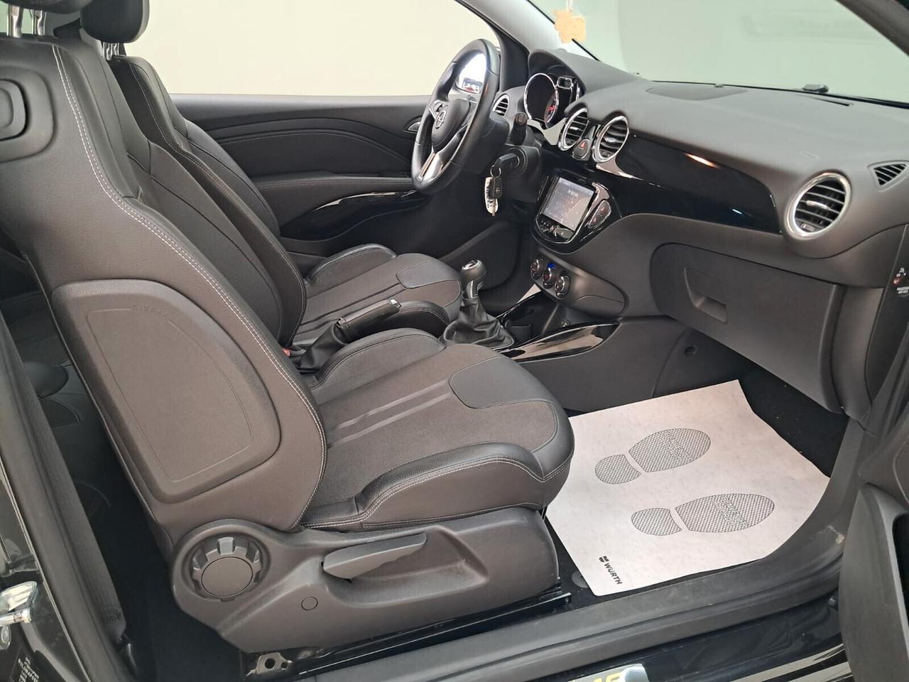 Adam 1.2 70 CV VR/46 Limited Edition