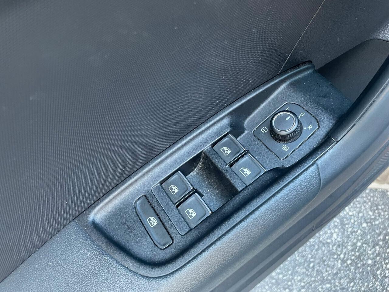 AUDI A1 SPTB IDENTITY CONTRAST 25TFSI 95cv