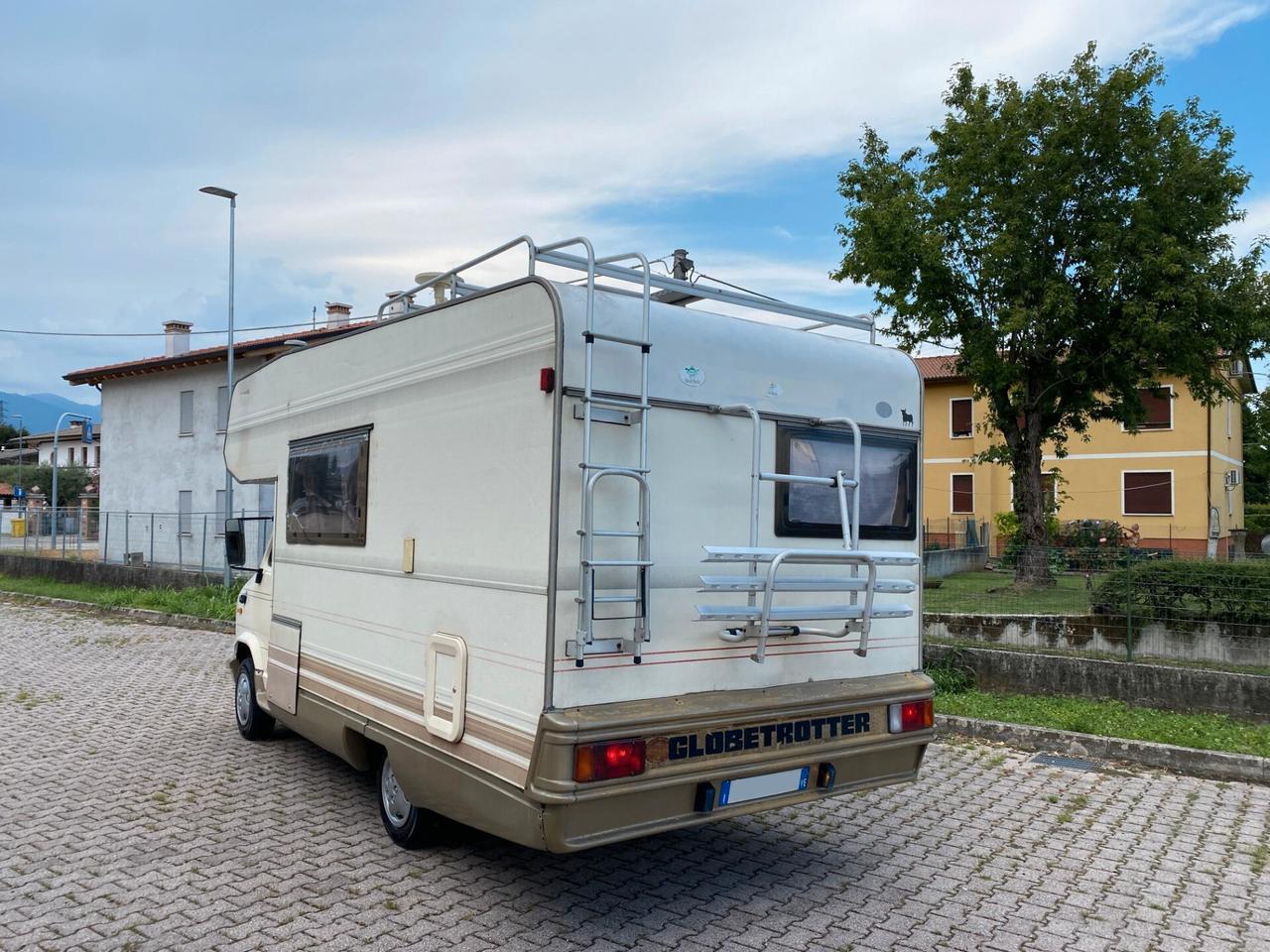 Peugeot J5 Ducato 2.5D Globetrotter Dethleffs 5Posti