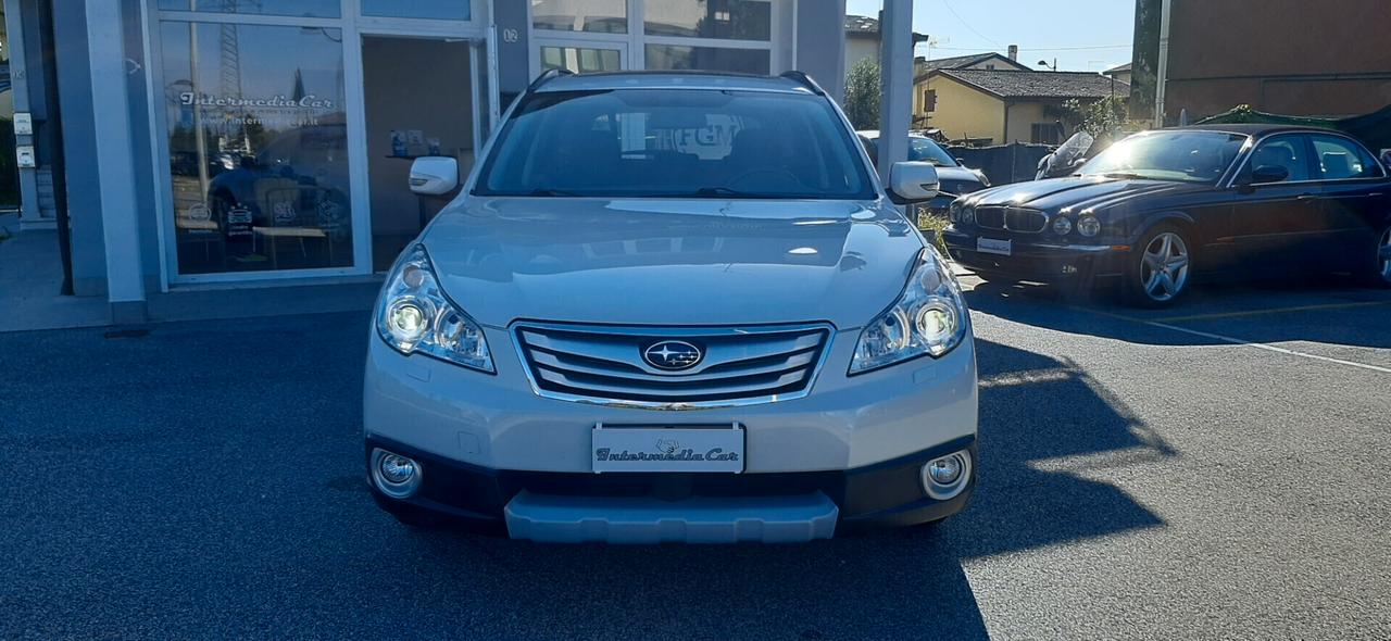 SUBARU OUTBACK 2.5i Bi-Fuel Trend